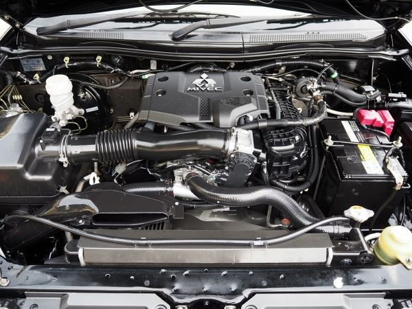 MITSUBISHI PAJERO SPORT 3.0 V6 GT NAVI ปี 2013 จดปี 2014 เกียร์ออโต้5จังหวะ SporTronic สภาพนางฟ้า รูปที่ 3