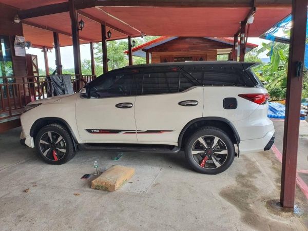 ขายรถยนต์ Toyota  Fortuner ปี 2018 อ.ปากช่อง รูปที่ 3