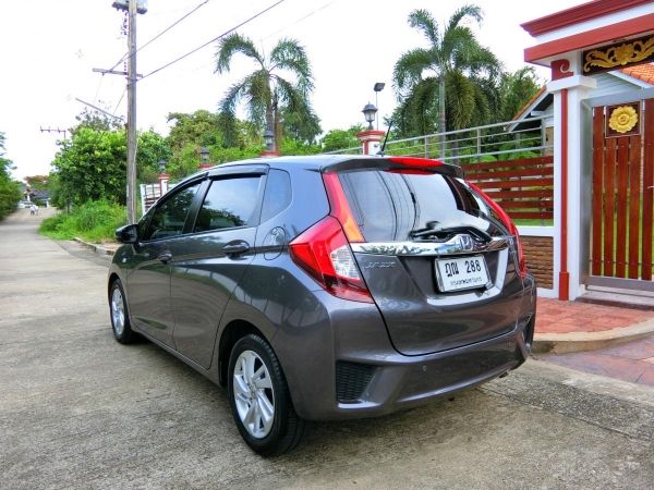 HONDA JAZZ   1.5 V iVTECปุ่มSTART KEY LESS ไม่มีชนรถสวยมือเดียวไม่แก็ส  รถเจ้าของเดียว กล้องหลัง ECONOMY BOTTOMประหยัดน้ำมันสุดพร้อมใช้งาน รูปที่ 3