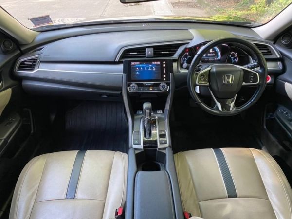 2017 Honda Civic 1.8 EL มีเครดิตหรือไม่มีก็ฟรีดาวน์ รูปที่ 3