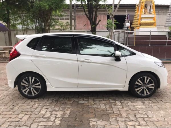 2015 HONDA JAZZ SV i-VTEC Hatchback AT (ออกรถปลายปี 11/2015) รูปที่ 3