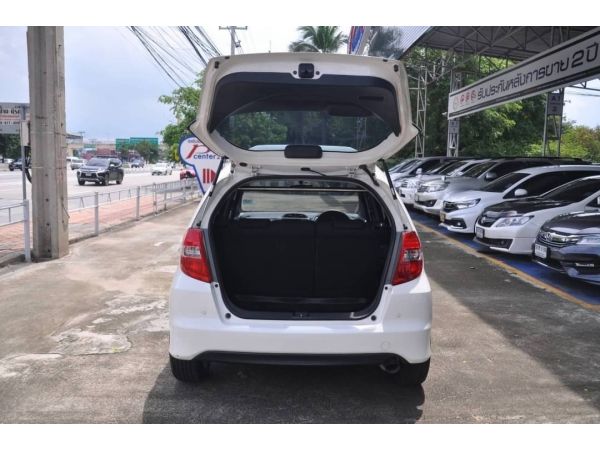 Honda Jazz 1.5V Hatchback AT 2010 รูปที่ 3