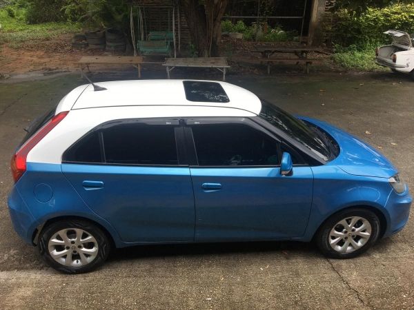 MG 3 1.5X ฟ้า-ขาว Sunroof 2017 รูปที่ 3