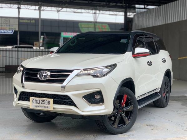 Toyota Fortuner 2.8TRD Sportivo 4WD AT 2018 รูปที่ 3