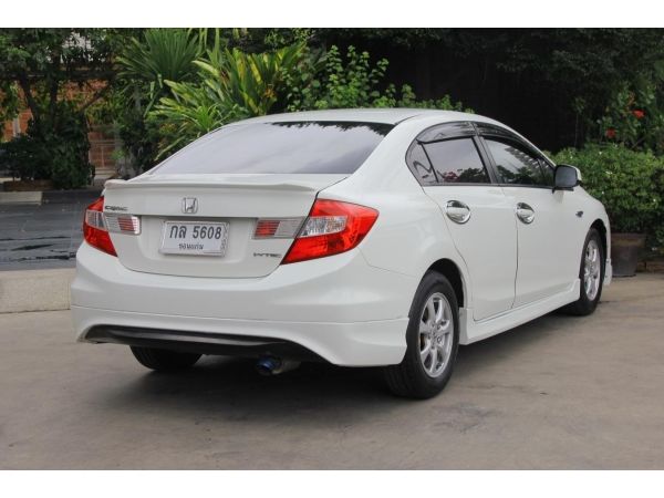 จัดไฟแนนซ์ได้เต็ม ฟรีดาวน์ แถมประกันภัย 2012 HONDA CIVIC FB 1.8 S ( เกียร์ธรรมดา ) รูปที่ 3