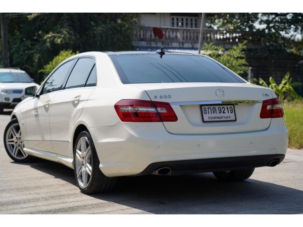 BENZ E200 CGI SALOON W212 ปี 2011 รูปที่ 3