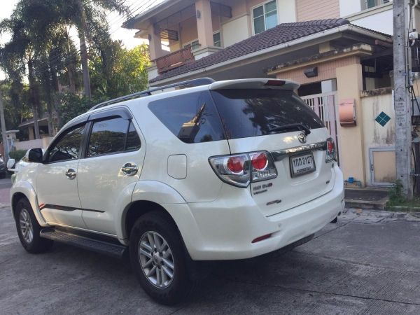 2012 Toyota Fortuner 3.0 V4 WD เกียร์ออโต้ รูปที่ 3