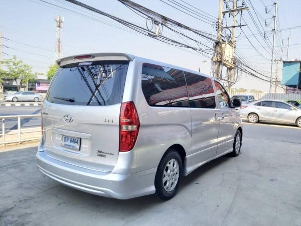 Hyundai H1  2.5  Maesto Deluxe ดีเซล ออโต้  ปี 2010 รถครอบครัว เบาะหนังแท้11ที่นั่ง รถสภาพสวยเดิมไม่เคยมีอุบัติเหตุ รูปที่ 3