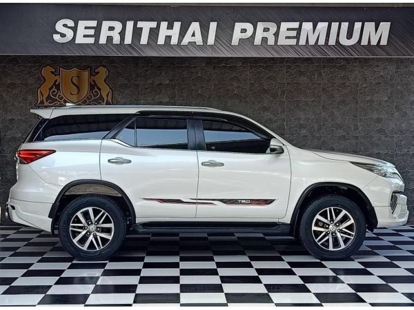 TOYOTA NEW FORTUNER 2.4 V NAVI ปี 2017 สีขาว รูปที่ 3