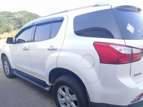 ISUZU MU-X 3.0 (2WD - DVD - Navi) ตัวท็อป สีขาวมุก พร้อมกล้องติดรถยนต์ (หน้า-หลัง)   รถบ้าน ใช้มือเดียว เจ้าของขายเอง รูปที่ 3