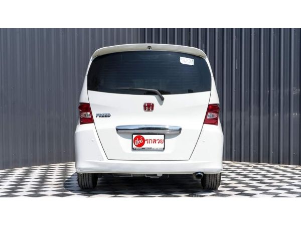 Honda Freed 1.5 E ปี2012 สีขาว เกียร์ออโต้ รูปที่ 3