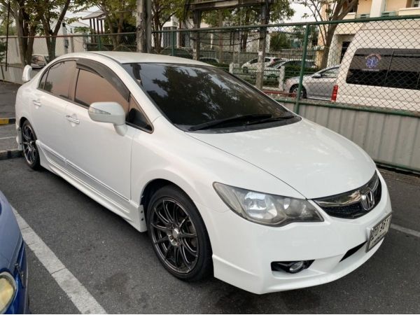 ขาย Honda civic fd 2010 รุ่น 2.0 EL full option สีขาวรองท๊อป รูปที่ 3