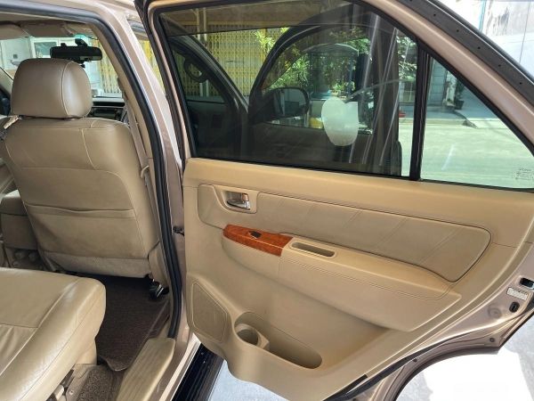 Toyota Fortuner Benzin 2.7 รูปที่ 3