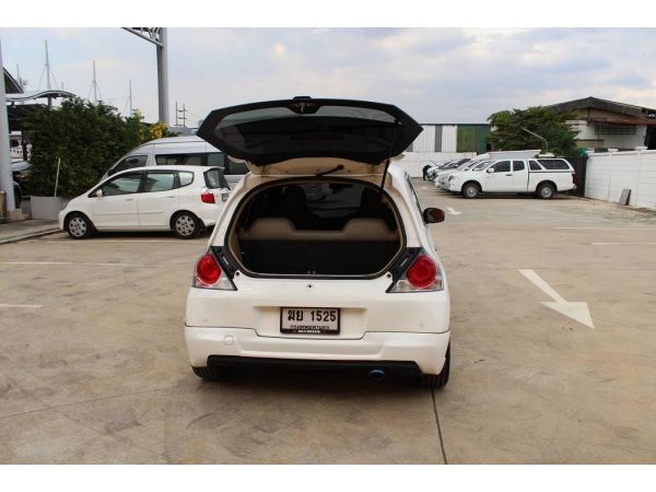 Honda  Brio 1.2V ปี2012 สีขาว รถสวย สภาพดีมาก รูปที่ 3