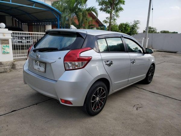 ขาย รถเก๋ง Toyota Yaris 1.2E สีเทา ปี2014 สันทราย เชียงใหม่ รูปที่ 3