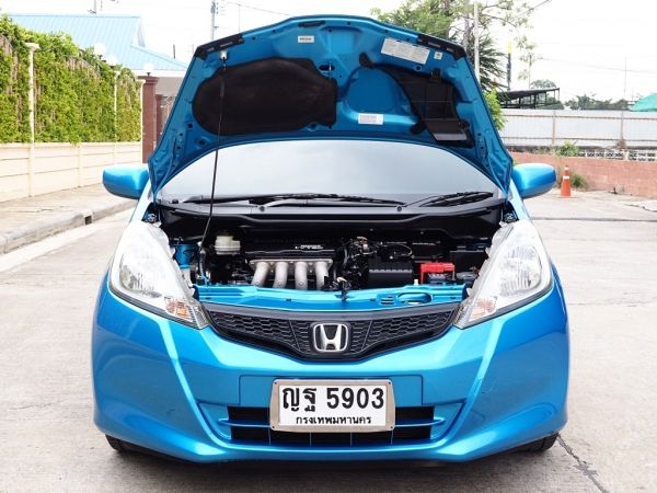 HONDA JAZZ 1.5 S (AS)(MNC) ปี 2011 เกียร์AUTO สีขาว(นิยม) รถสภาพนางฟ้า รูปที่ 3