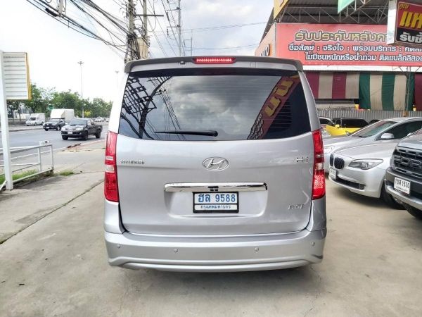 Hyundai H-1 2.5 รุ่น ELITE ปี2015 รถครอบครัว 11ที่นั่ง สภาพสวยเดิมไม่มีอุบัติเหตุนั่งได้สบายไปได้ทั้งบ้านค่ะ รูปที่ 3