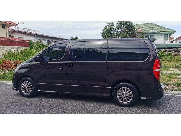 เจ้าของขายเอง​ ไมล์30,000​ โล​ HYUNDAI​ H1 DELUXE 2.5 NAVI ประตูไฟฟ้า 2018 รูปที่ 3