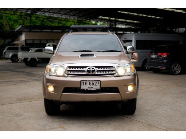 2010 Toyota Fortuner 3.0  V SUV รูปที่ 3