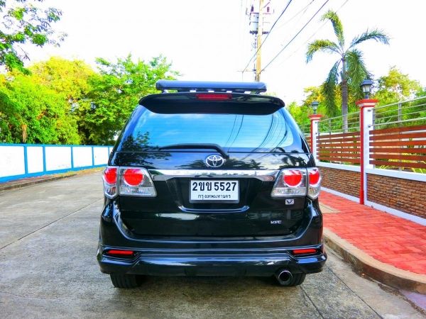 TOYOTA FORTUNER 3.0 V 4WD รุ่นท็อป ขับ4 ปี20120สีดำ รถสภาพสวยเดิมเครื่องดีเซลภายในสวยเบาะหนังแท้ปรับไม่เคยจมน้ำไม่เคยมีอุบัติเหตุ รูปที่ 3