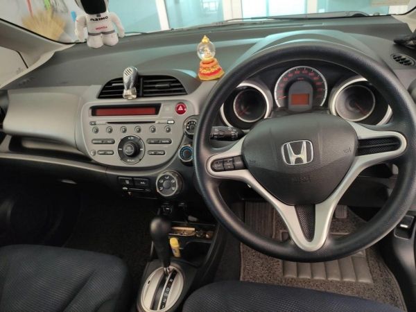 Honda Jazz 2013 1.5V  วิ่งน้อย สภาพดีมาก เจ้าของขายเอง รูปที่ 3