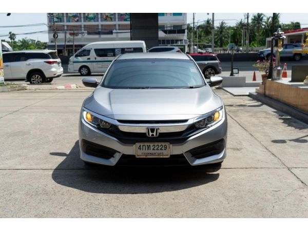 2018 Honda Civic 1.8 FC  E i-VTEC Sedan รูปที่ 3