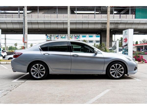 2017 Honda Accord 2.0  EL i-VTEC Sedan รูปที่ 3