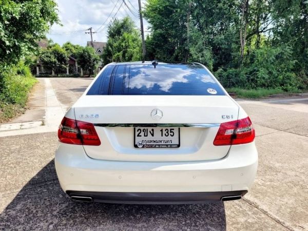 ขายด่วน Mercedes Benz E200 CGI Saloon ปี 2012 ไมล์เพียง 80,000 รูปที่ 3