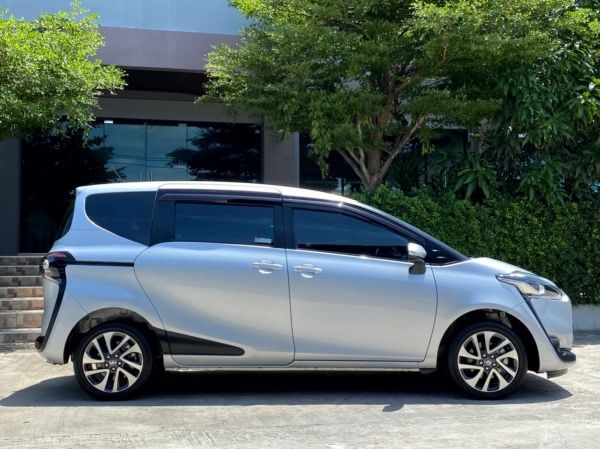Toyota sienta1.5v 2018 รูปที่ 3