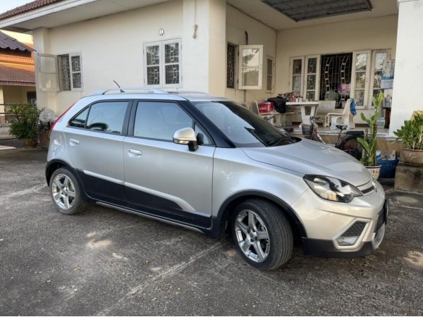 ต้องการขาย MG 3 1.5XROSS SUNROOF ปี 2015 ตัว TOP *!!! ราคาเพียง 220,000 บาท!!!* รูปที่ 3