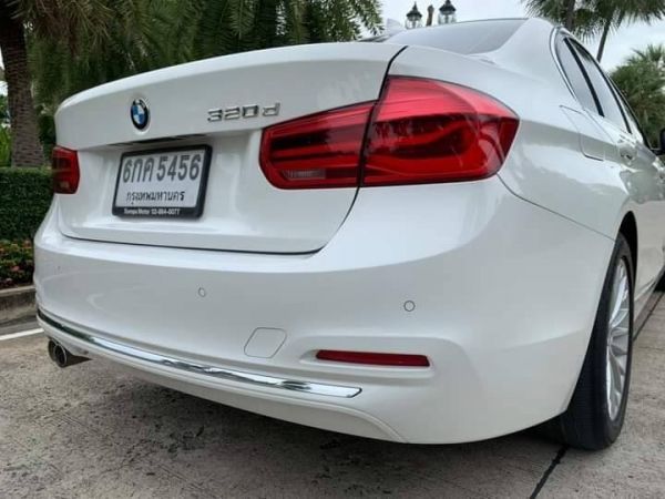 2017 BMW 320D F30 รูปที่ 3