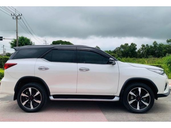 ฟรีดาวน์ TOYOTA FORTUNER 2.8 TRD SPORTIVO BLACK TOP 4WD 2019 รูปที่ 3