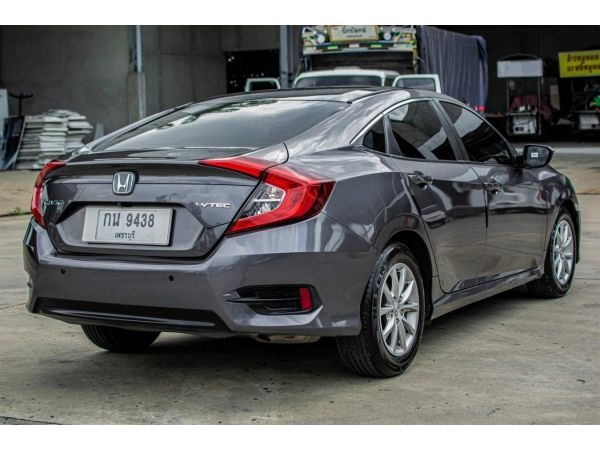 2016 Honda CIVIC FC 1.8 E i-VTEC รถบ้าน สภาพป้ายแดง ดาวน์0% มีรับประกัน รูปที่ 3