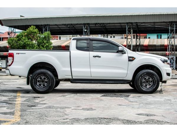 Ford Ranger 2.2XLS แคปสูง AT สีขาว ปี 2017 รูปที่ 3