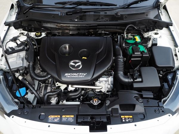 MAZDA 2 1.5 SKYACTIVE XD SPORTS HIGH PLUS L ปี 2015 เกียร์AUTO สีขาวมุก(นิยม) รูปที่ 3