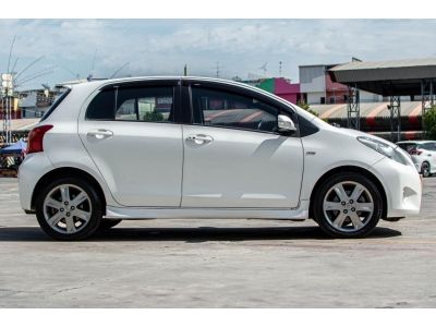 Toyota Yaris 1.5 G RS เบนซิน 2012 รูปที่ 3