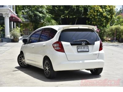 2010 HONDA JAZZ 1.5 V *ใช้เงิน 5 พันออกรถ ฟรีดาวน์ แถมประกันภัย รูปที่ 3