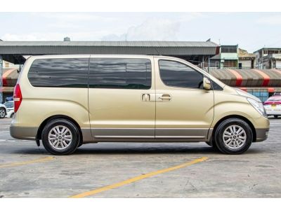 HYUNDAI H-1 MAESTRO DELUXE 2.5L รถบ้านสภาพดีเยี่ยมพร้อมใช้งาน เกียร์ออโต้ ไมล์แท้ ไม่มีชนหนัก รูปที่ 3