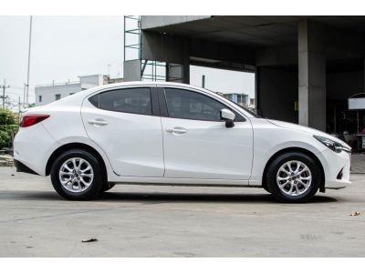 MAZDA 2 1.3 HIGH SEDAN รถบ้านมือเดียวไม่เคยติดแก๊ส ไมล์แท้ บริการส่งรถฟรีทั่วประเทศ รูปที่ 3