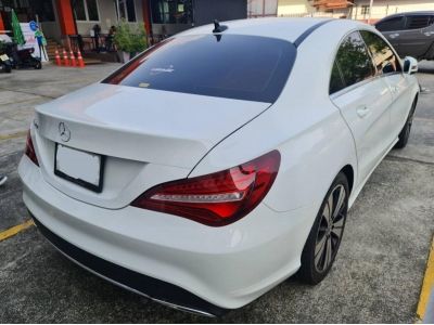 Mercedes-Benz CLA200 Urban 2018 รุ่น Facelift เจ้าของขับเองไมล์แค่ 17,000 กม รูปที่ 3