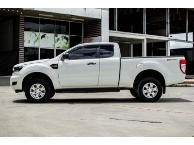 FORD Ranger 2.2 XL 2018 เกียร์ธรรมดา ดีเซล สีขาว ไมล์ 40,xxx Km. รูปที่ 3