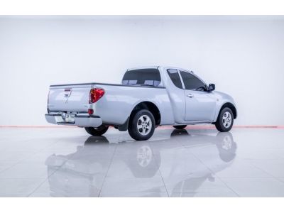 2011 MITSUBISHI TRITON CAB  2.4 GLX  เบนซิน CNG ผ่อน 2,240 บาท 12 เดือนแรก รูปที่ 3