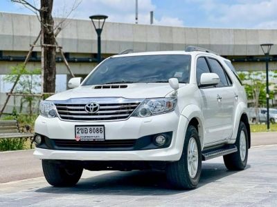 2013 TOYOTA FORTUNER 3.0 V 4WD เครดิตดีฟรีดาวน์ รูปที่ 3