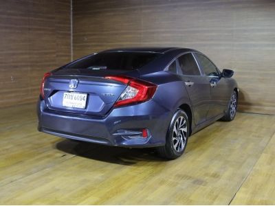 HONDA CIVIC  i-VTEC 1.8 EL 2018ราคาที่ไม่สูงมากนักหากเปรียบกับสมรรถนะเครื่องยนต์รวมถึงระบบความปลอดภัยที่ได้รับการติดตั้งมาในรถรุ่นนี้แบบครบครับ รูปที่ 3