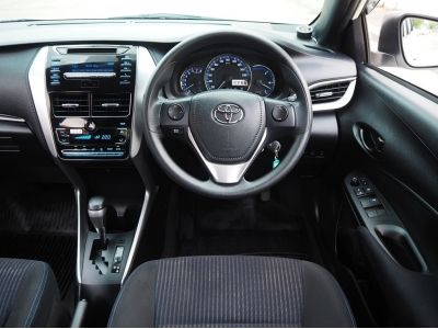 TOYOTA YARIS 1.2 E CVT ปี 2018 สภาพป้ายแดง รูปที่ 3