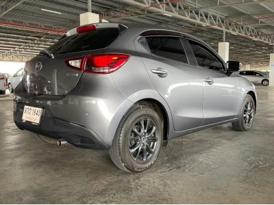 Mazda 2 1.3 Skyactiv High Connect ปี 19 AT (รถมือสอง ราคาดี เจ้าของขายเอง รถสวย สภาพดี ไมล์แท้) รูปที่ 3