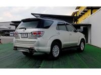 TOYOTA FORTUNER 3.0 V. 4WD.CHAMP.	2011 รูปที่ 3