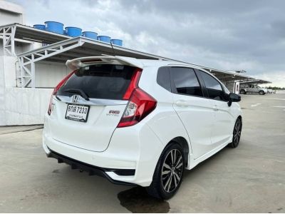 2017 Honda Jazz 1.5 RS ตัวท็อปสุด สวยใสกริบๆ รูปที่ 3