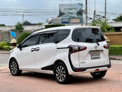 2019 TOYOTA SIENTA 1.5 V รูปที่ 3