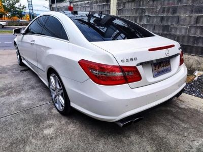 2012 BENZ E250 COUPE สีขาว เกียร์ออโต้ รูปที่ 3